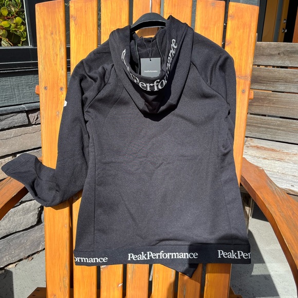 Peak Performance Hoodie - Picture 4 of 5